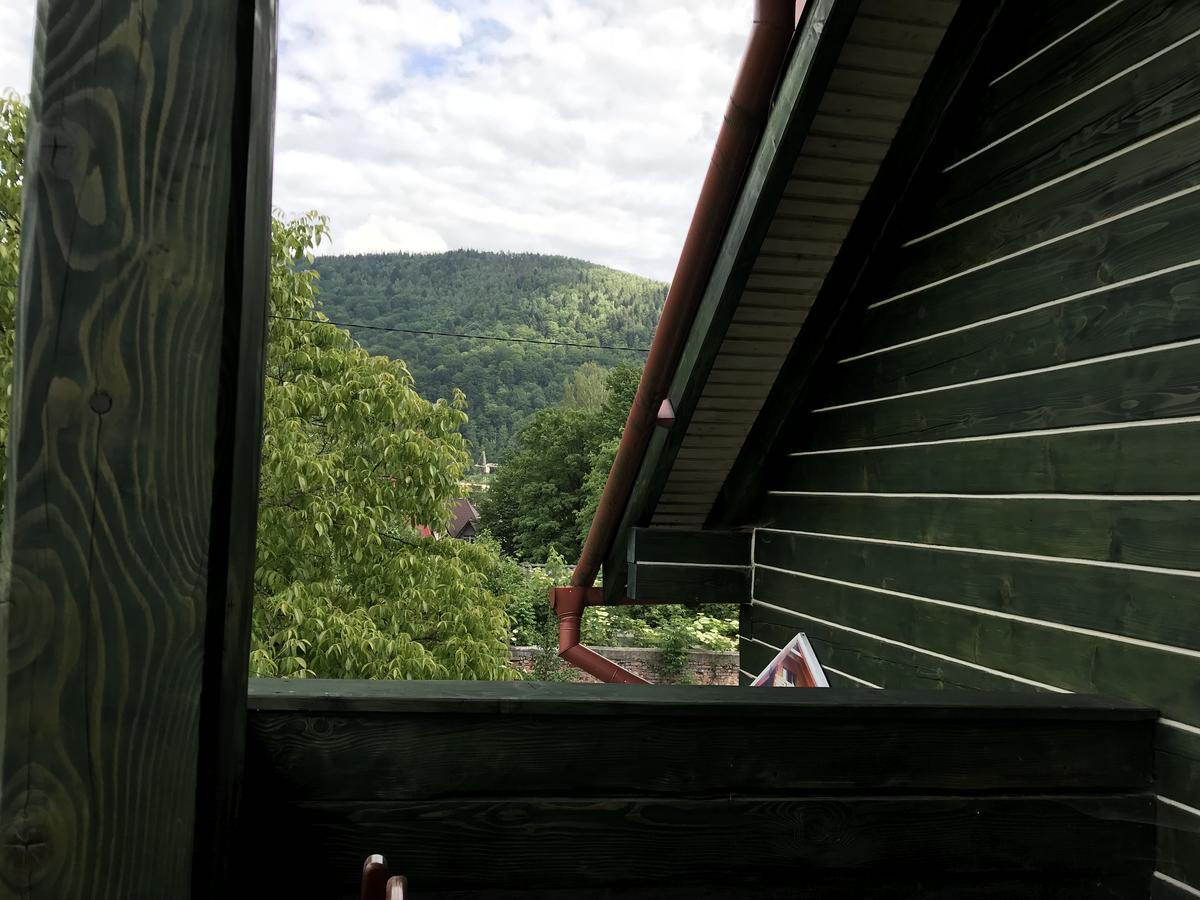 Cottage Shchaslyvyi Yaremche Exterior photo